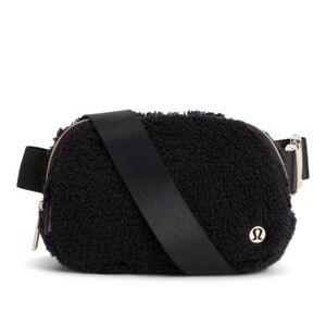 Lululemon Everywhere Fleece Belt Bag Black/Gold Hardware
